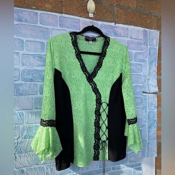 Michellena Amour paris lace bell arm blouse size 46/1X - Picture 3 of 14